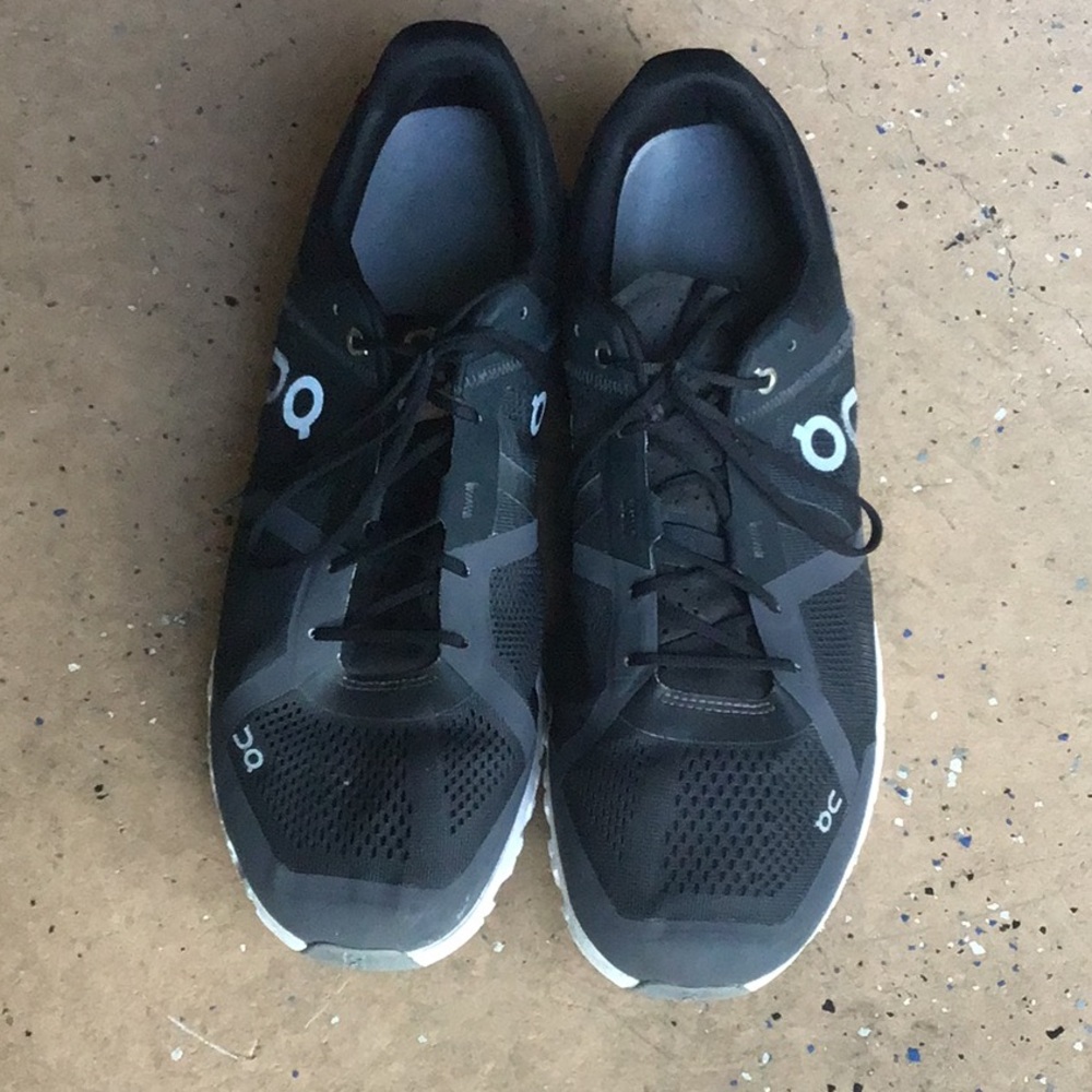ON CLOUD Helion Swiss Engineering Sneakers